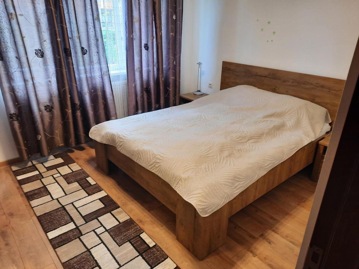 Apartament Zona Centrala Apartment ฮูเนโดอารา ภายนอก รูปภาพ