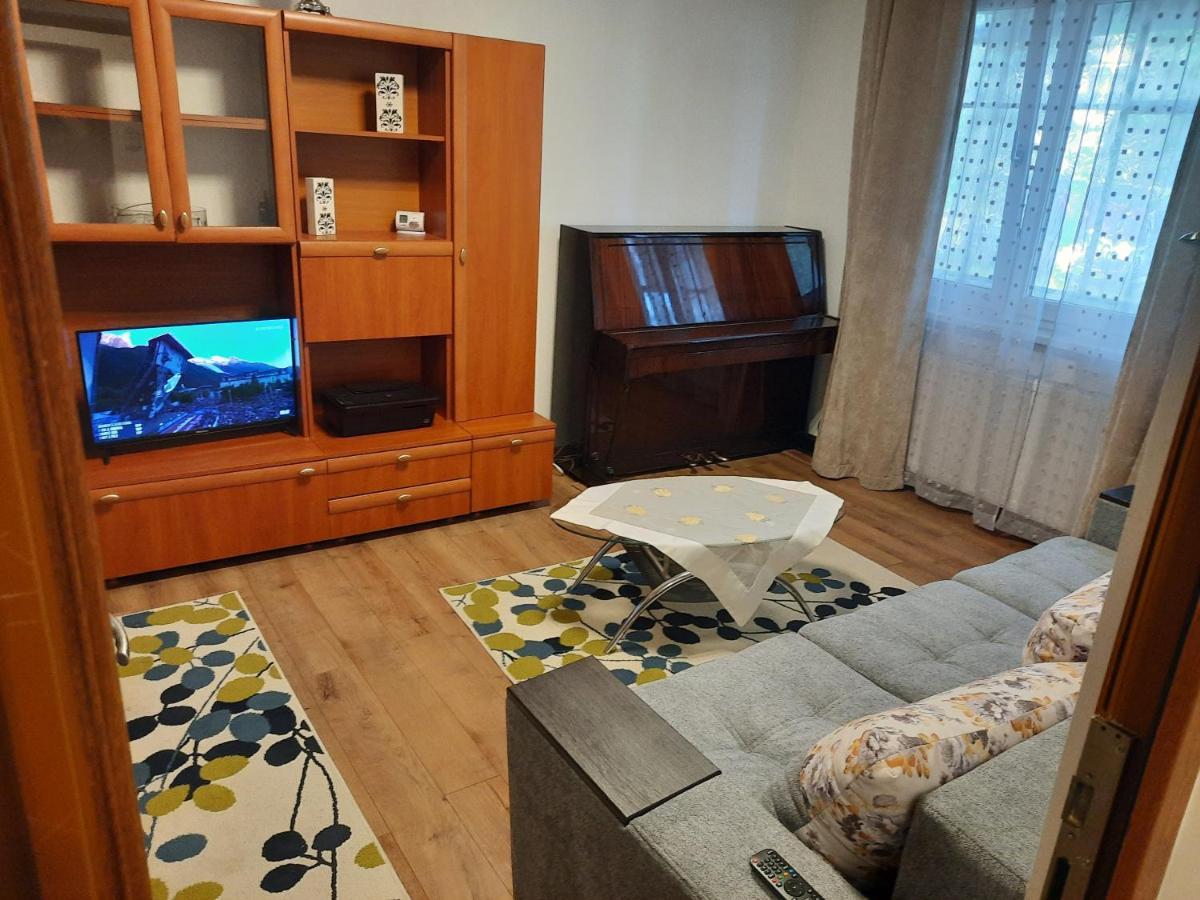 Apartament Zona Centrala Apartment ฮูเนโดอารา ภายนอก รูปภาพ